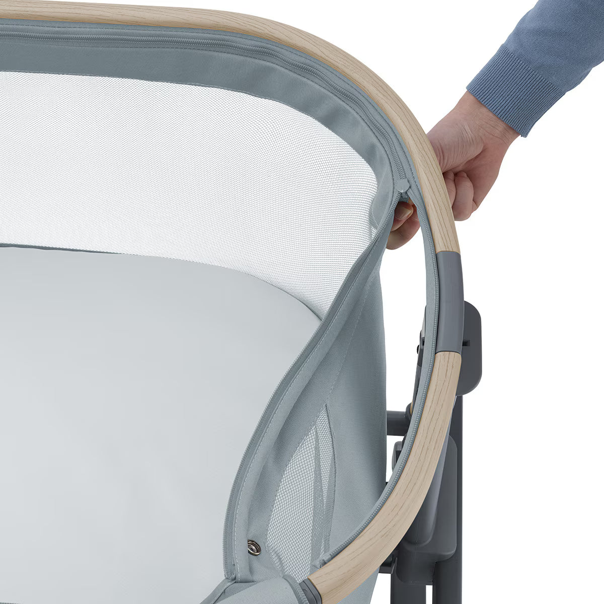 Maxi-Cosi Iora Air Bedside Crib | Newborn Comfort